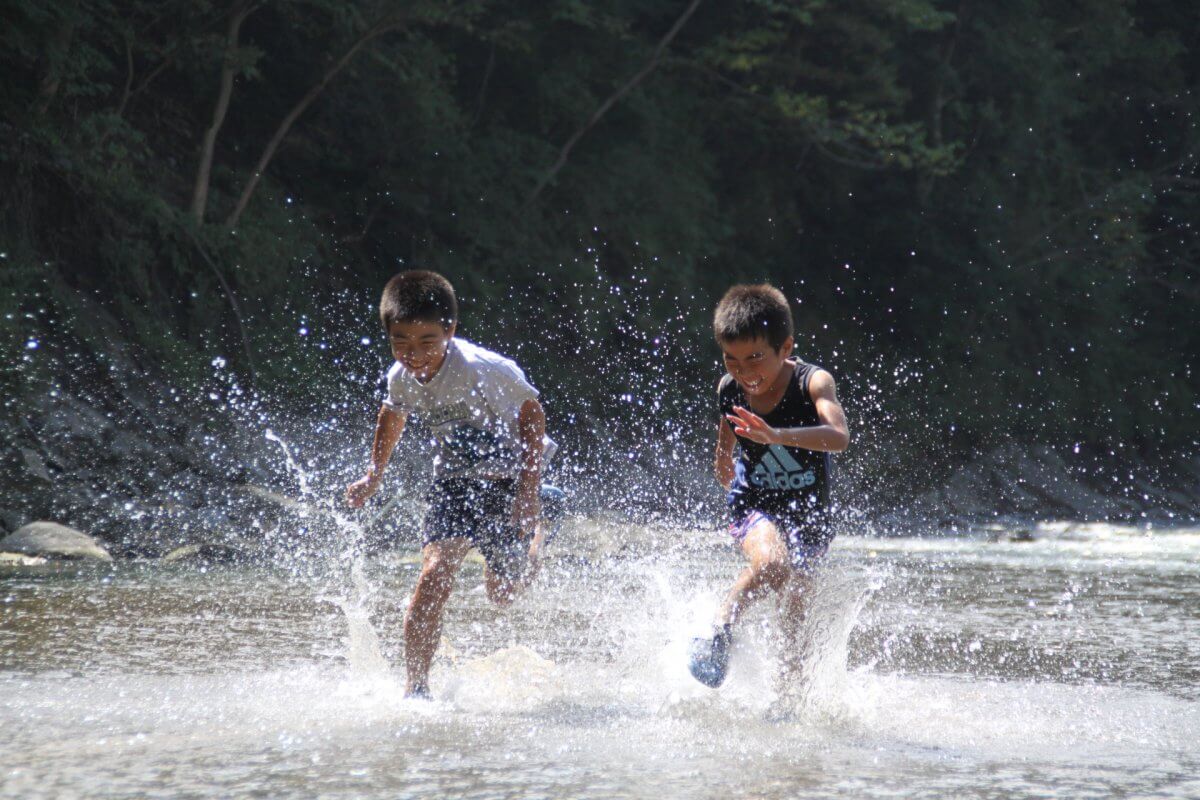 山梨の川遊びスポット7選のご紹介！お子さまとの夏の思い出に！