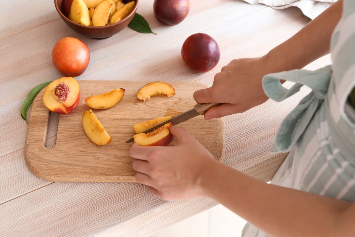 自宅で作れる「桃」を使ったスイーツレシピ3選