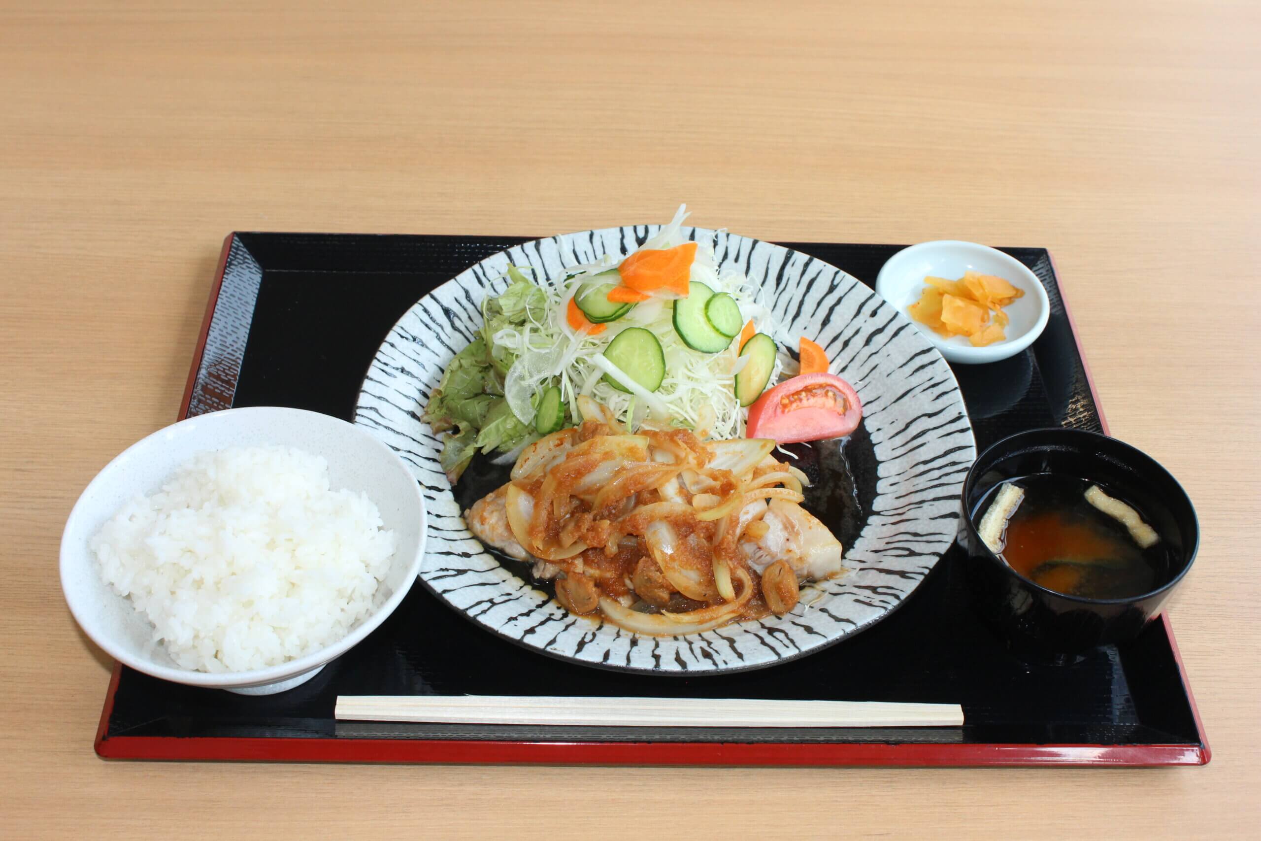 ポークステーキ定食　¥1,270（税込）